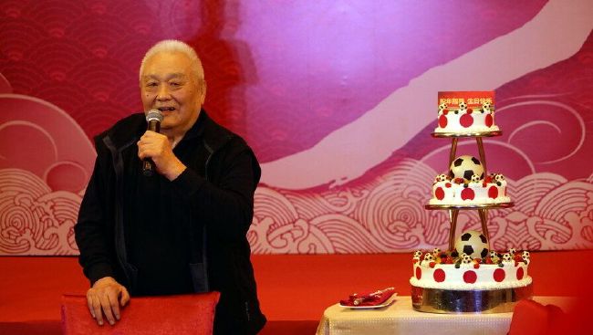 大坤坤戳桃子